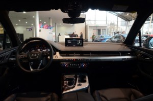 奥迪Q7 2016款 45 TFSI 尊贵型/中控方向盘